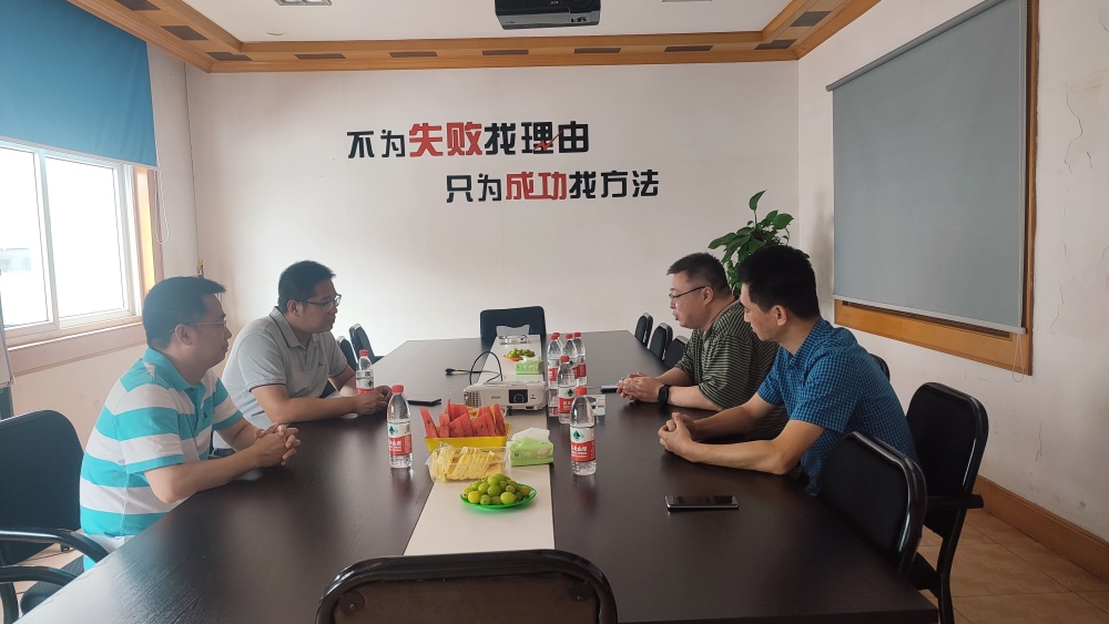 Welkom uitstekende jonge talenten van Zhejiang University om ons bedrijf te bezoeken en te begeleiden